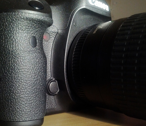 Canon EOS 5D Mark III repositioned DoF button